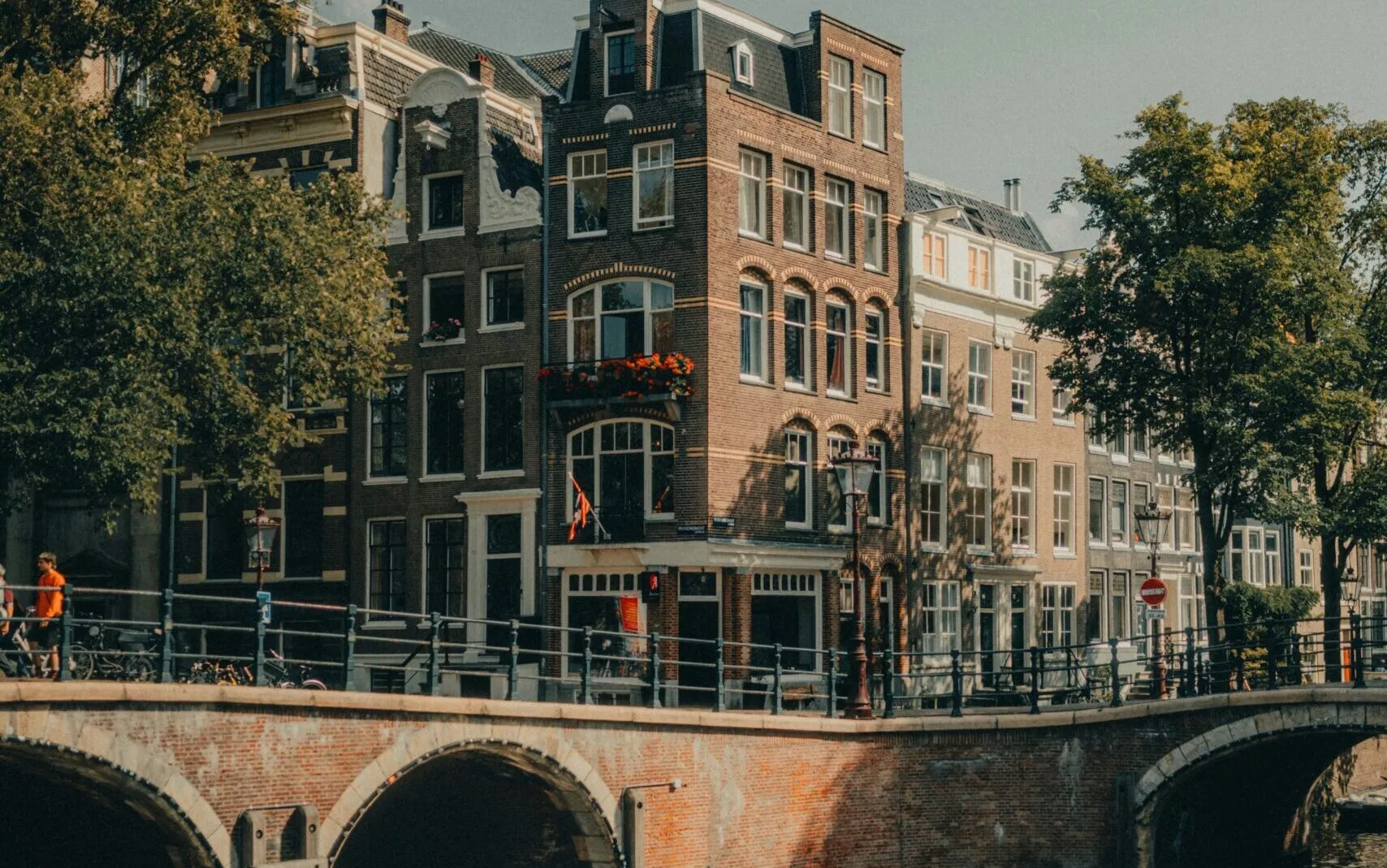 sir-simo-qwlmoSxkjZA-unsplash sir-simo-qwlmoSxkjZA-unsplash