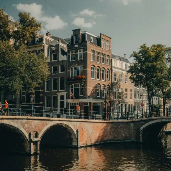 sir-simo-qwlmoSxkjZA-unsplash